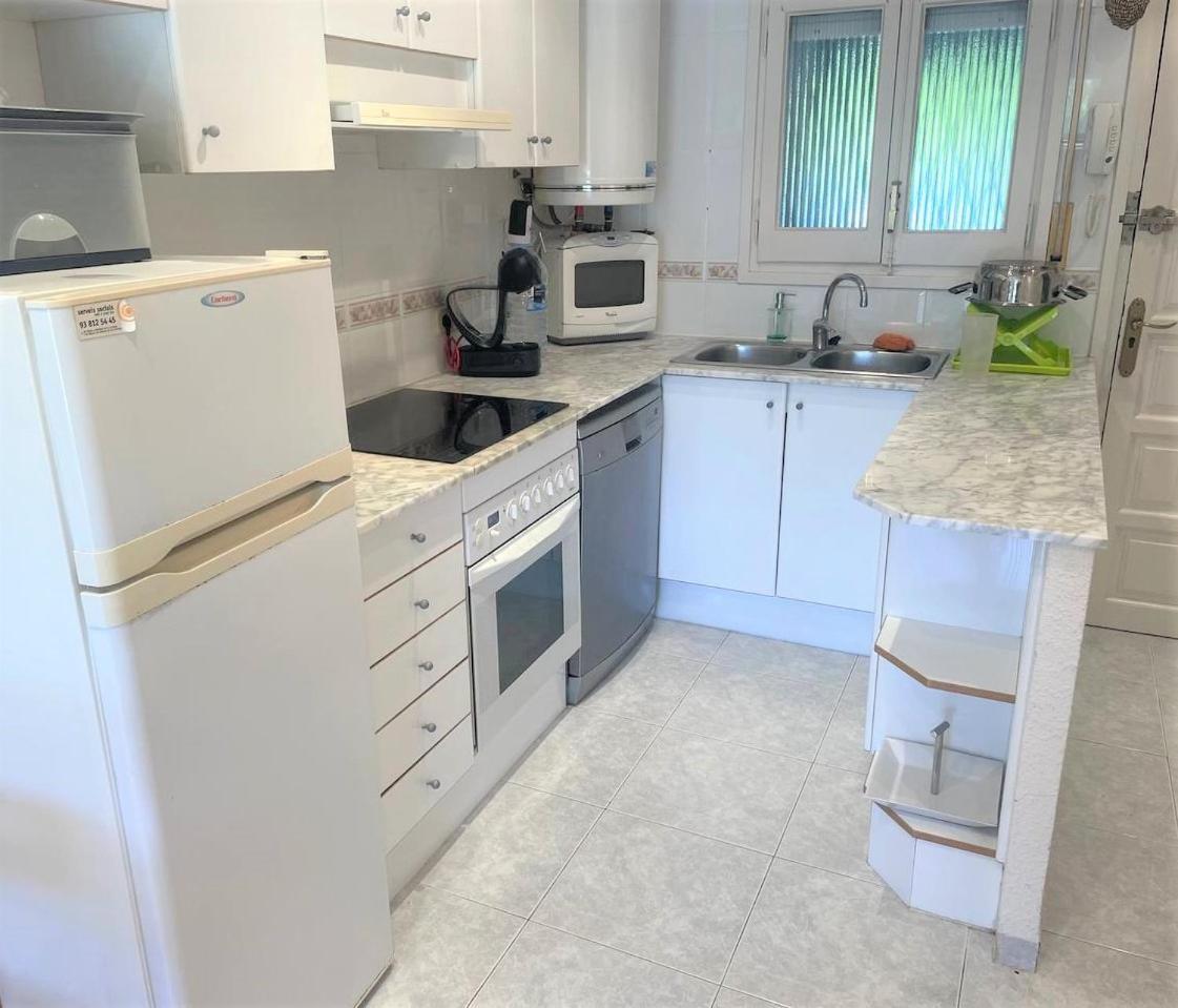 Apartamento En Platja Sant Pol S'Agaro Con Pisicina Y Jardin サン・フェリウ・ダ・ギショルス エクステリア 写真