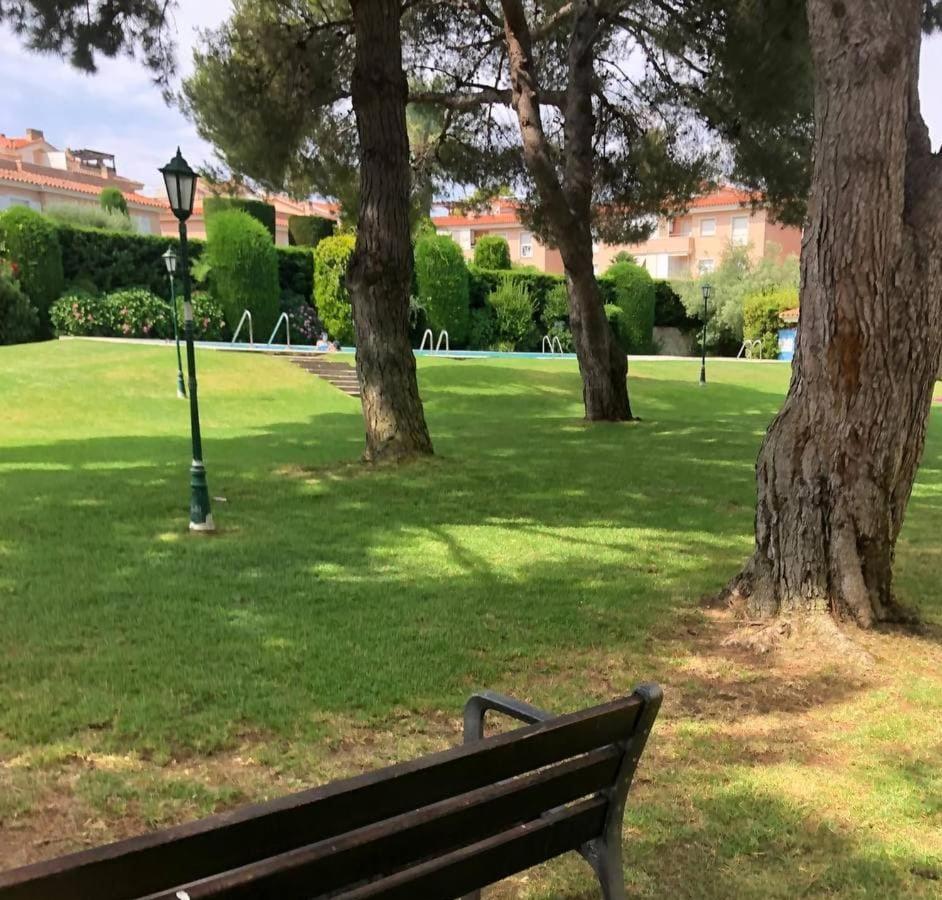 Apartamento En Platja Sant Pol S'Agaro Con Pisicina Y Jardin サン・フェリウ・ダ・ギショルス エクステリア 写真