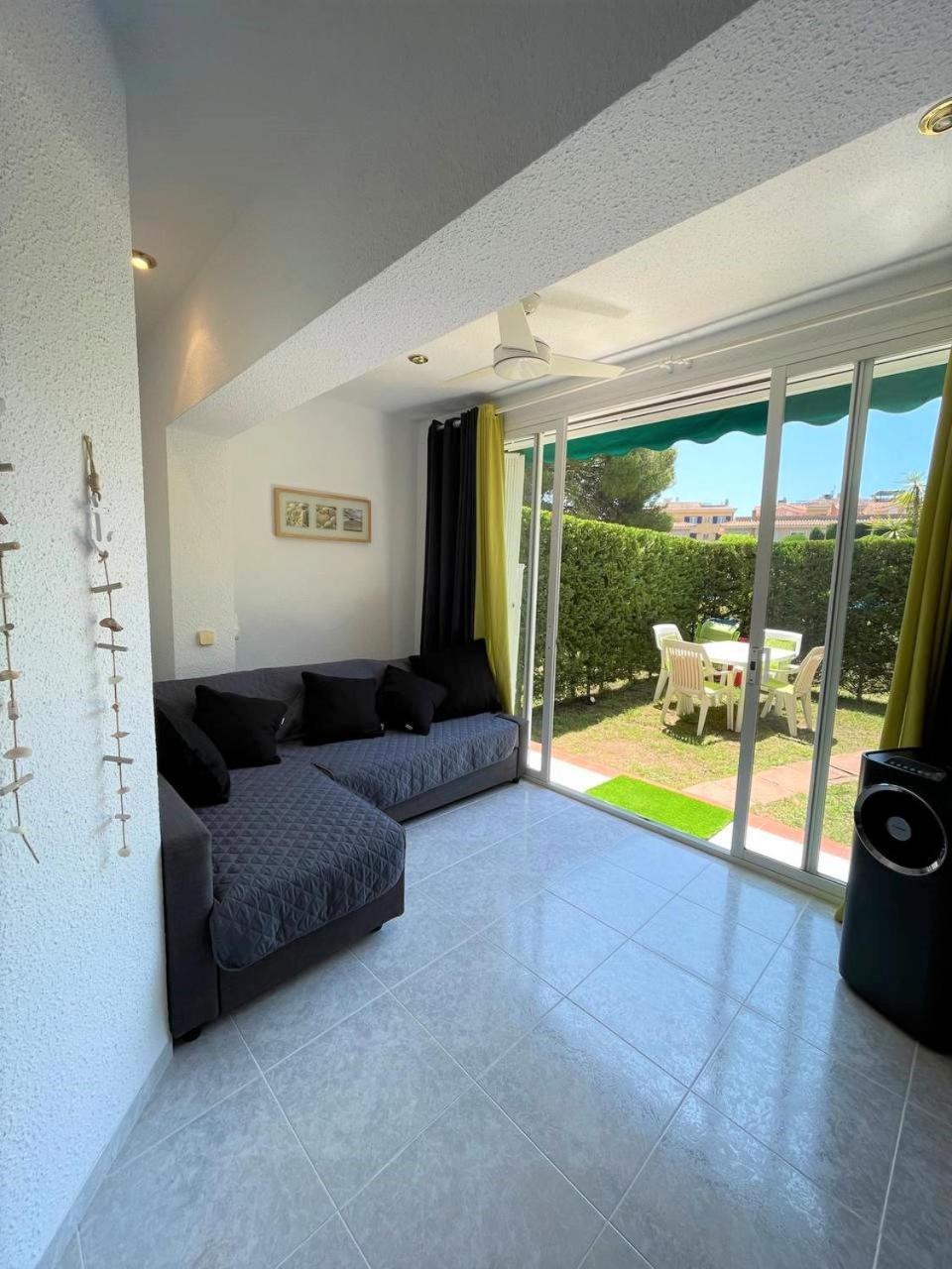 Apartamento En Platja Sant Pol S'Agaro Con Pisicina Y Jardin サン・フェリウ・ダ・ギショルス エクステリア 写真