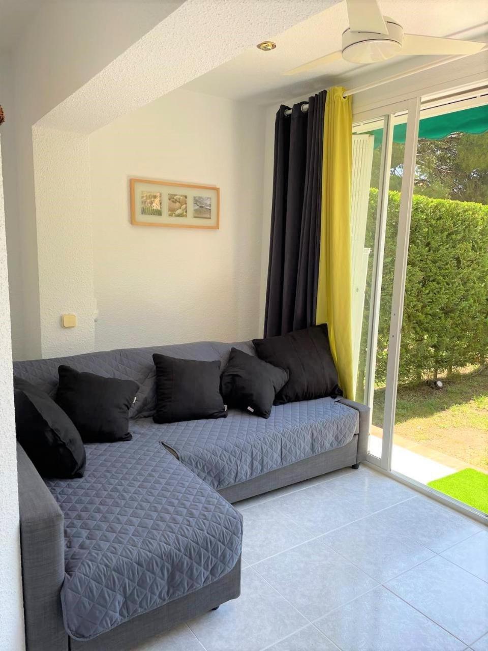Apartamento En Platja Sant Pol S'Agaro Con Pisicina Y Jardin サン・フェリウ・ダ・ギショルス エクステリア 写真